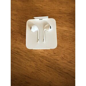 Apple Wired EarPods With Lightning Connector For iPhone & iPad - OEM New